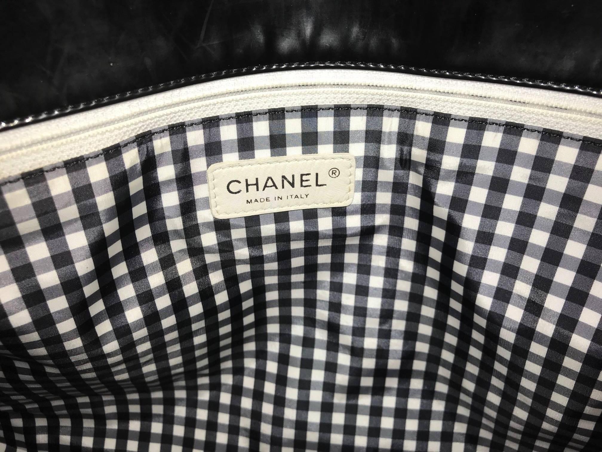 Chanel Patent Leather Oversized Shoulder Bag For Sale 2