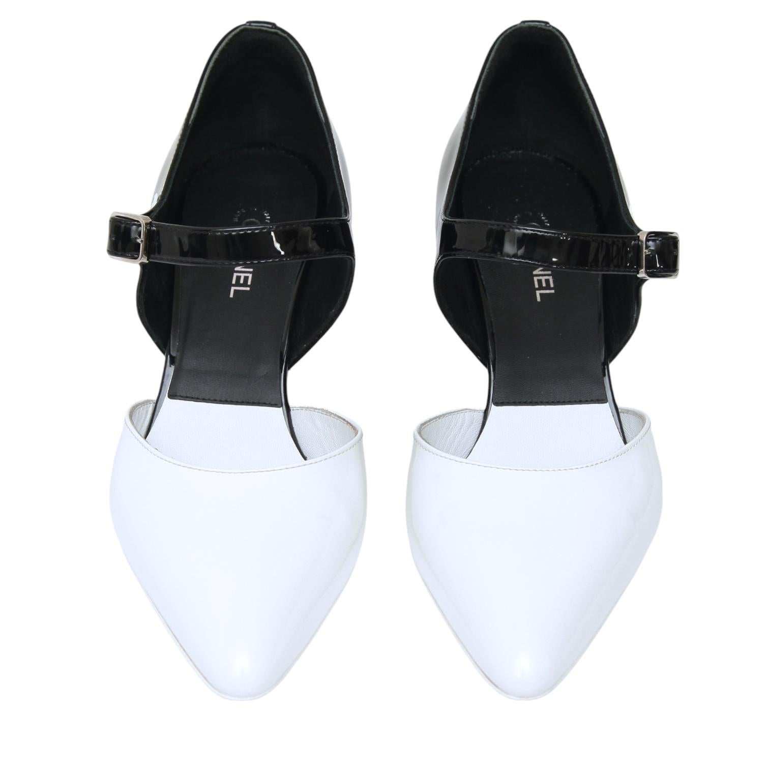 CHANEL Patent Leather Pumps D'Orsay Mary Jane Black White Silver 38.5 2020 1