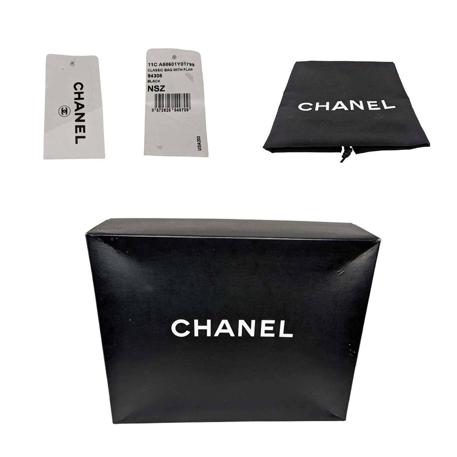 Chanel Patent Quilted Maxi Classic Double Flap Black en vente 4