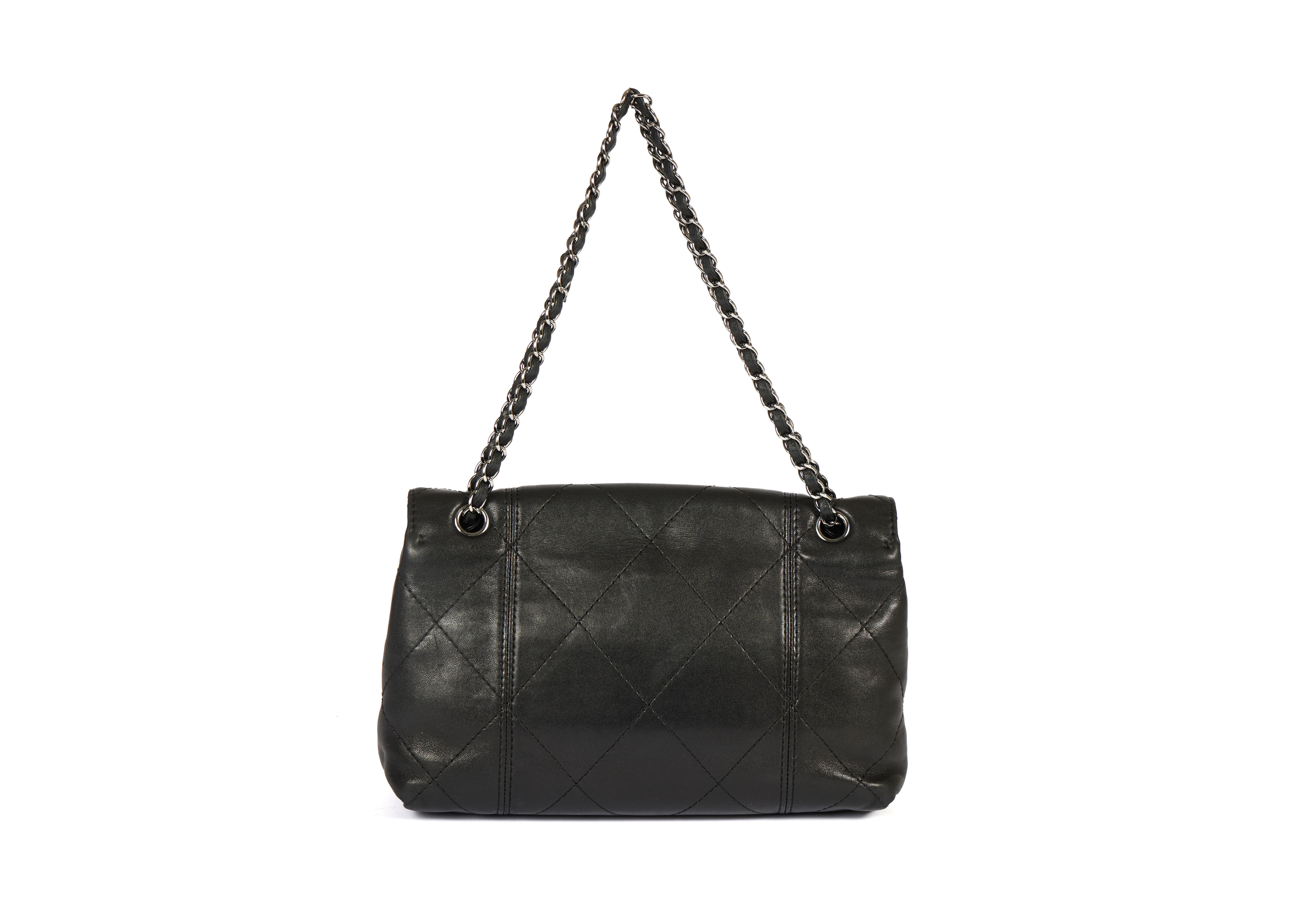Chanel Soft Black Jumbo Flap Bag In Good Condition In West Hollywood, CA