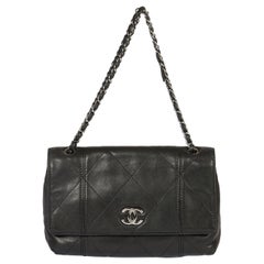 Chanel Soft Black Jumbo Klappentasche