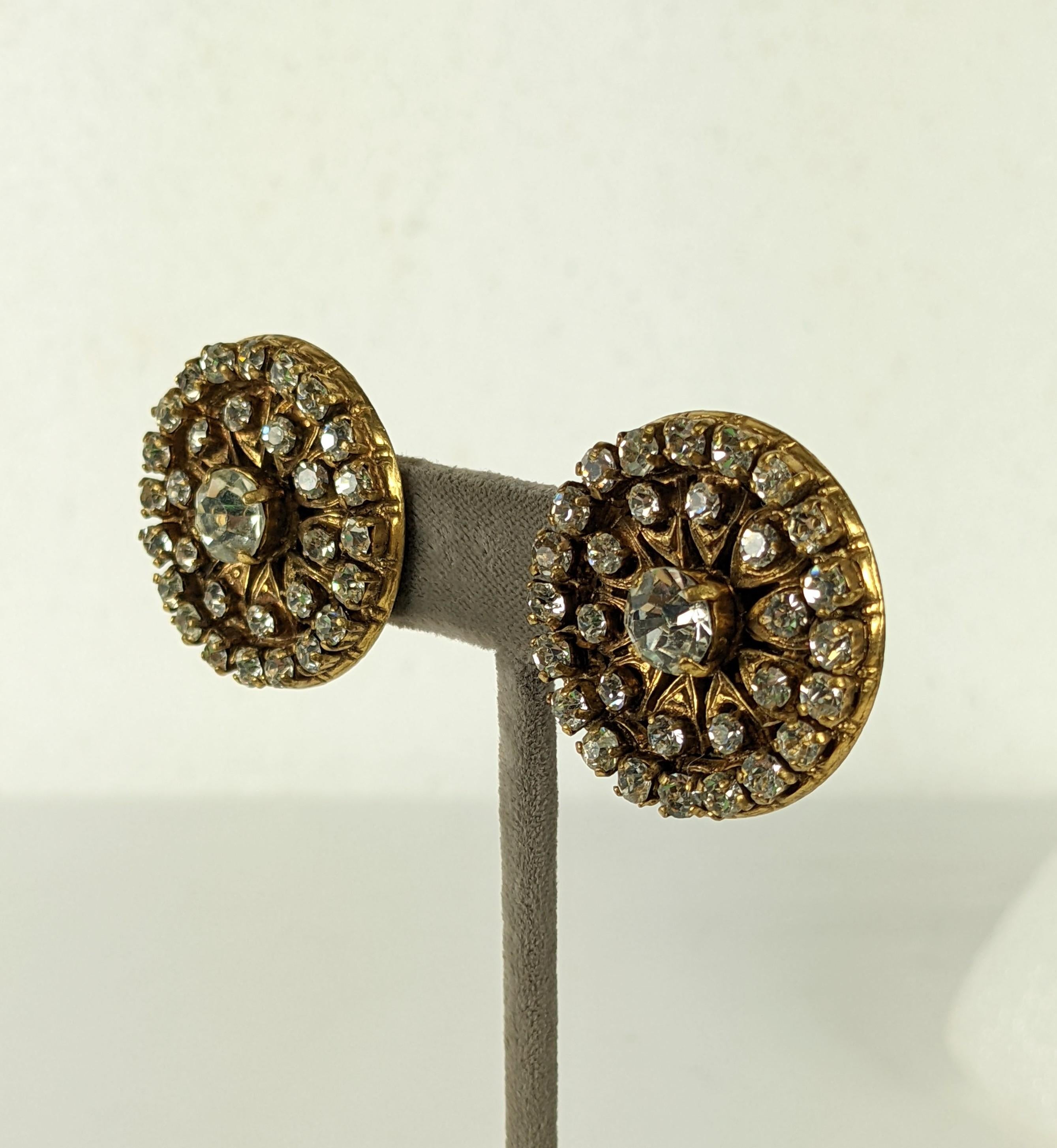Chanel Pave-Ohrringe mit Verzierungen im Zustand „Hervorragend“ im Angebot in New York, NY