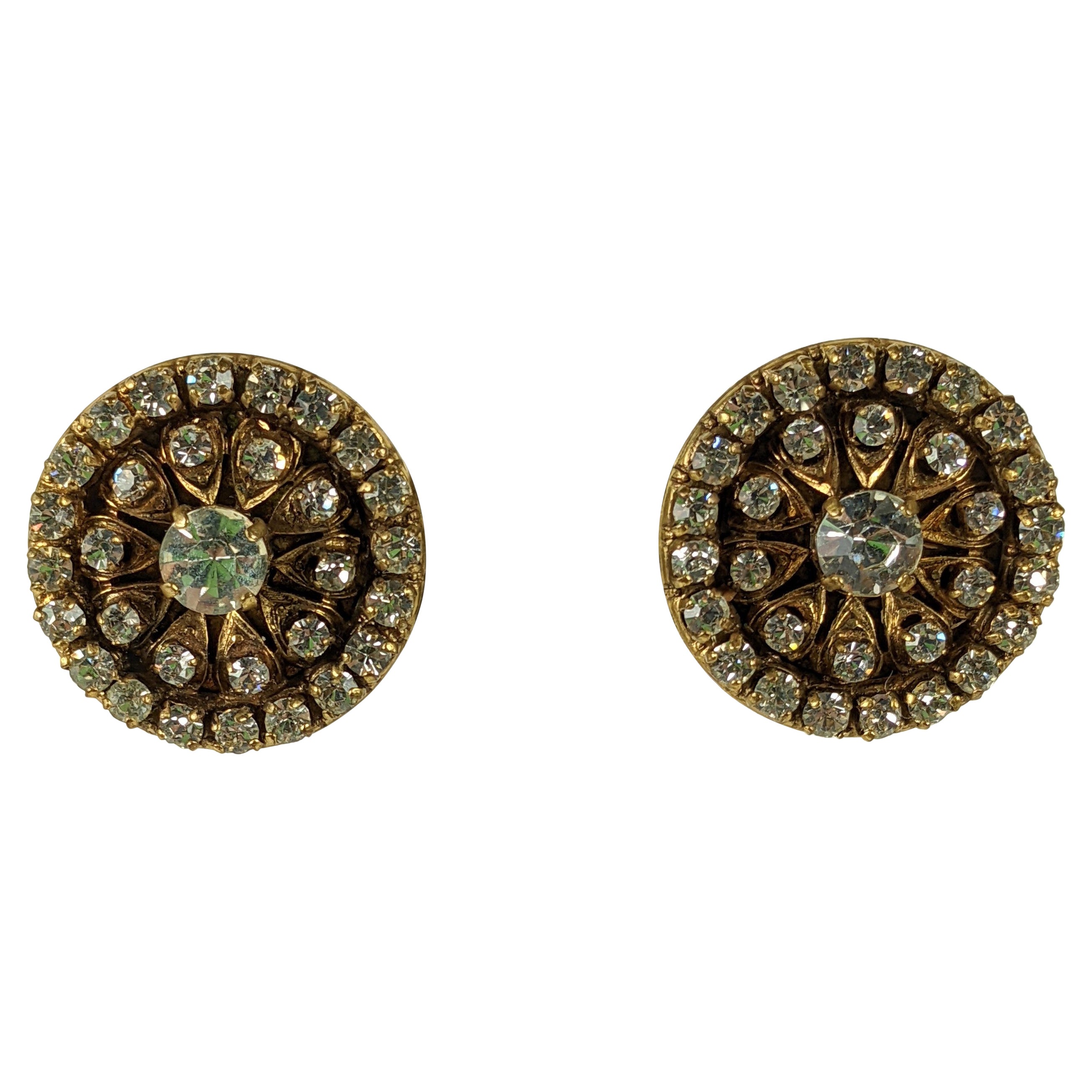 Chanel Boucles d'oreilles incrustées de pavés en vente