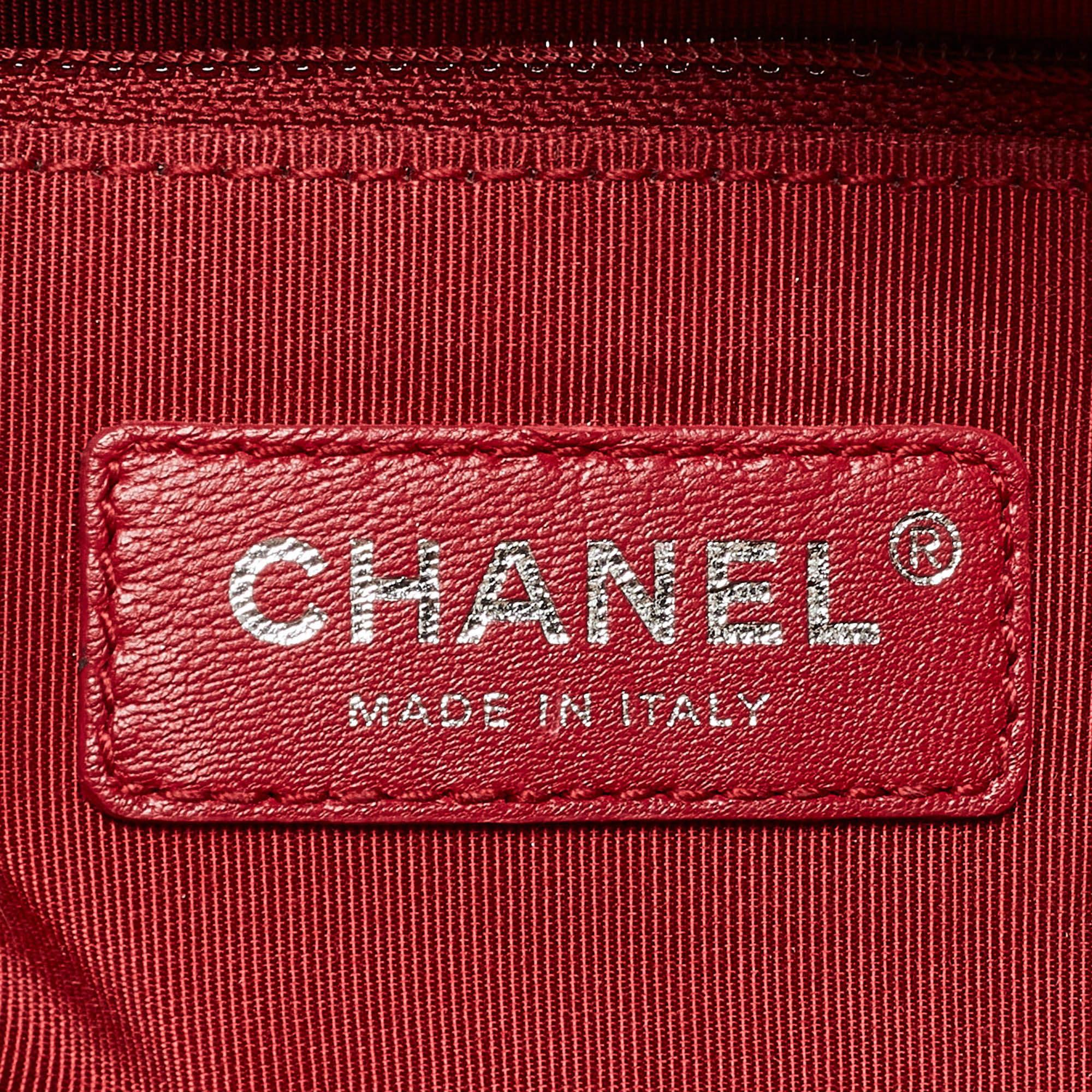 Chanel - Sac Gabrielle moyen en cuir vieilli matelassé pêche/noir en vente 4