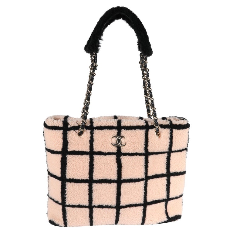 Chanel 23S Small Cut Out Handle Shopping Tote Bag