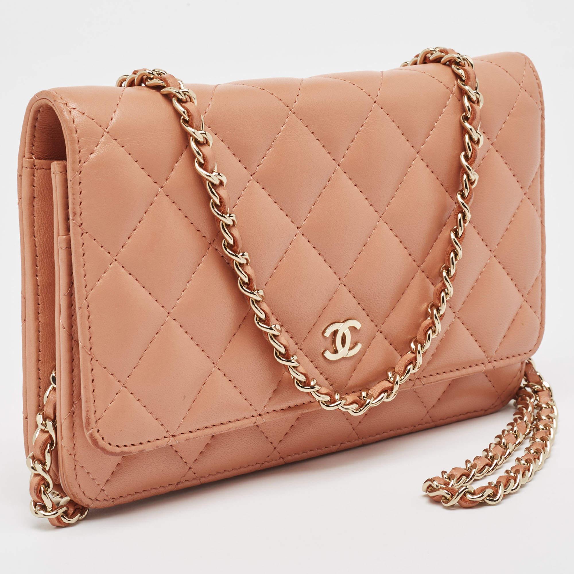Chanel Peach Pink Quilted Leather Classic Wallet on Chain In Good Condition In Dubai, Al Qouz 2