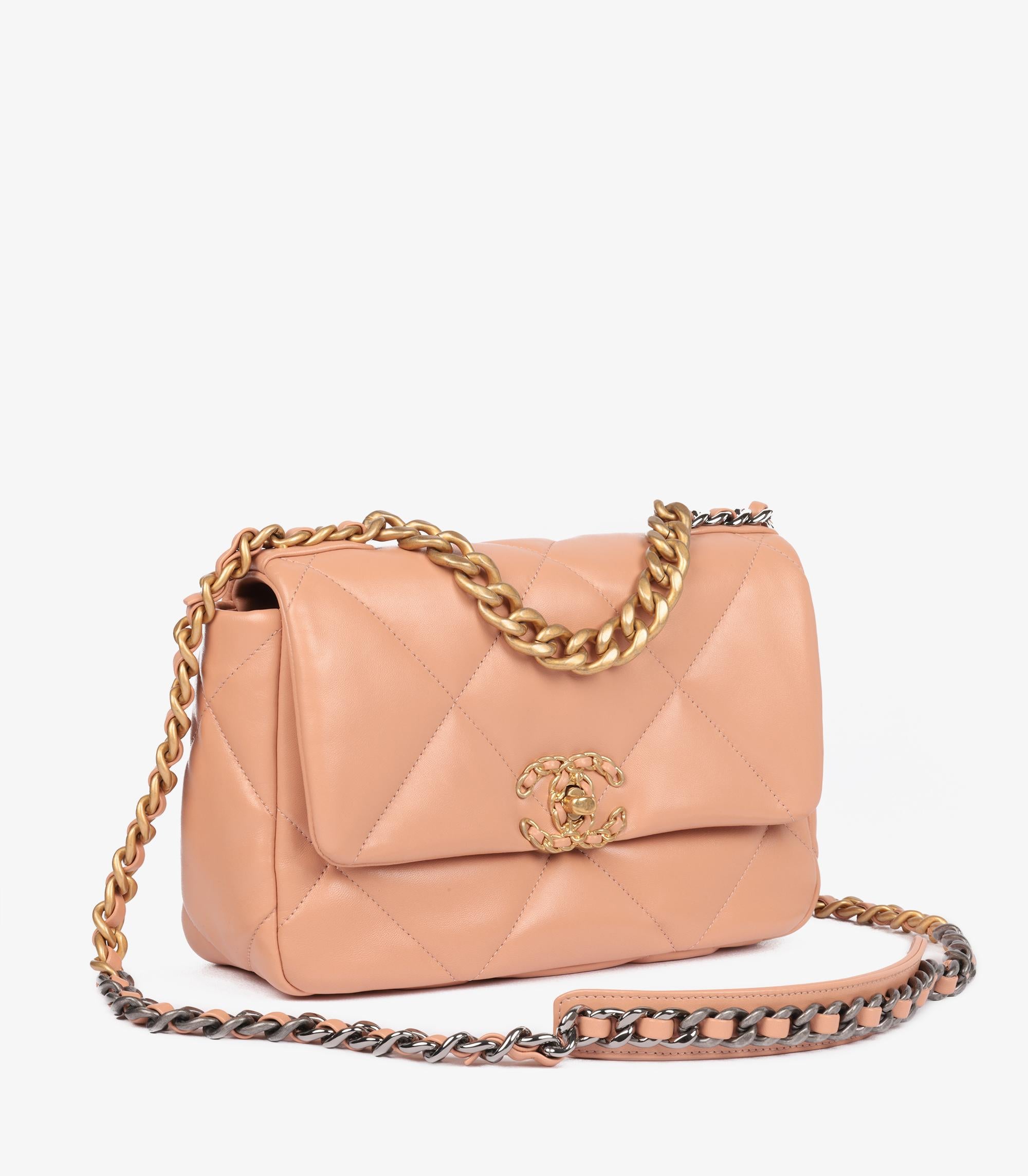 Chanel Pfirsich Gestepptes Ziegenleder Kleine 19 Klappe Tasche (Orange) im Angebot