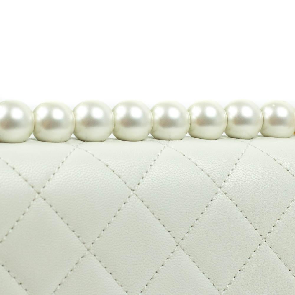 CHANEL, Pear Flap in white leather  4