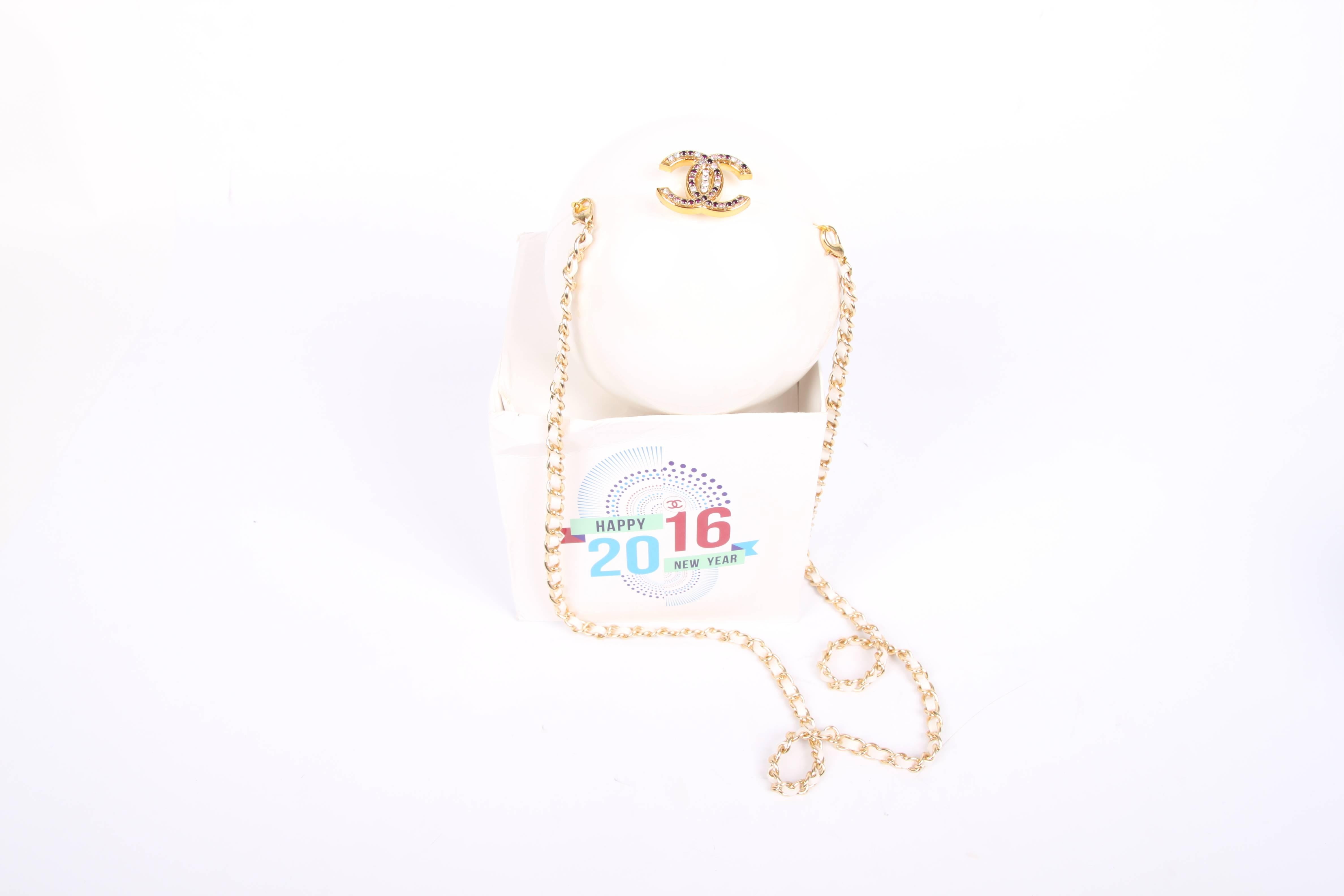 White Chanel Pearl Bag CC Strass Clasp - white/gold