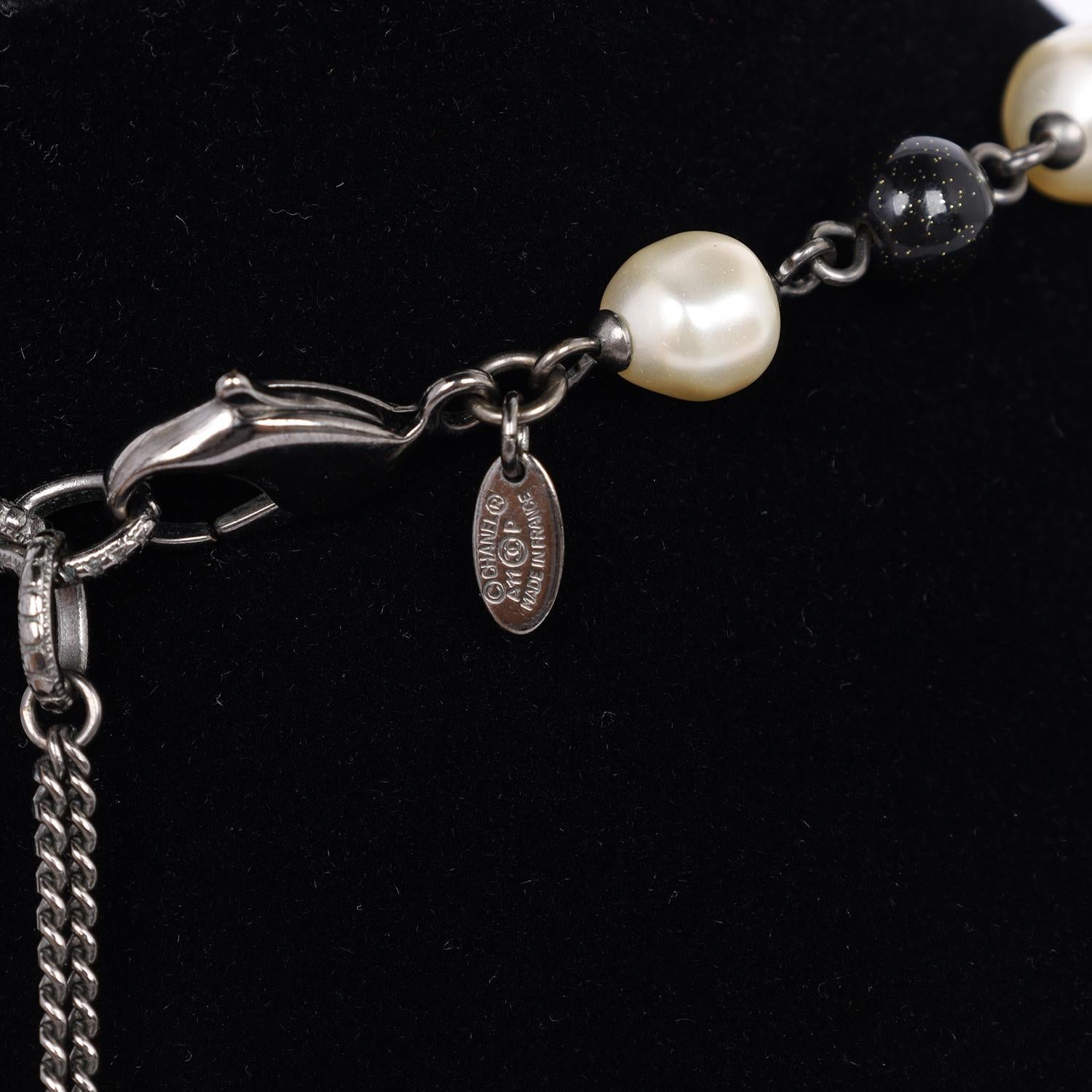 Chanel Pearl Bead Enamel CC Baroque Long Necklace Black White For Sale 6