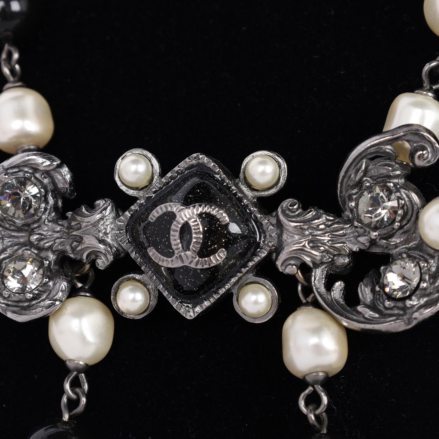 Chanel Pearl Bead Enamel CC Baroque Long Necklace Black White For Sale 3