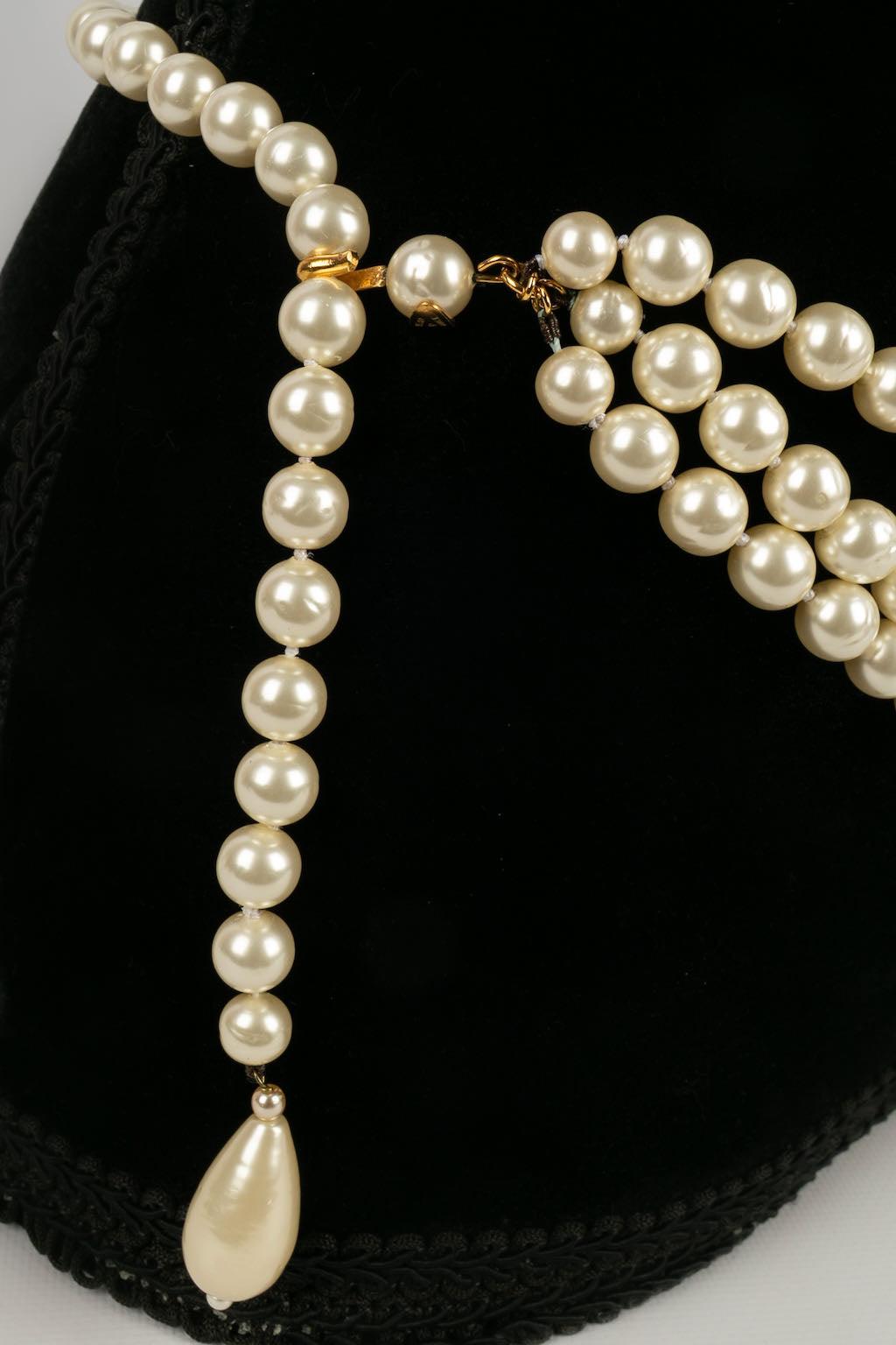 Chanel - (Made in France) Pearl belt, Spring-Summer 1993 collection. To note, the rings may have traces of oxidation.

Additional information:
Condition: Very good condition
Dimensions: Length : 94 cm
Period: 20th Century

Seller Reference: CCB29