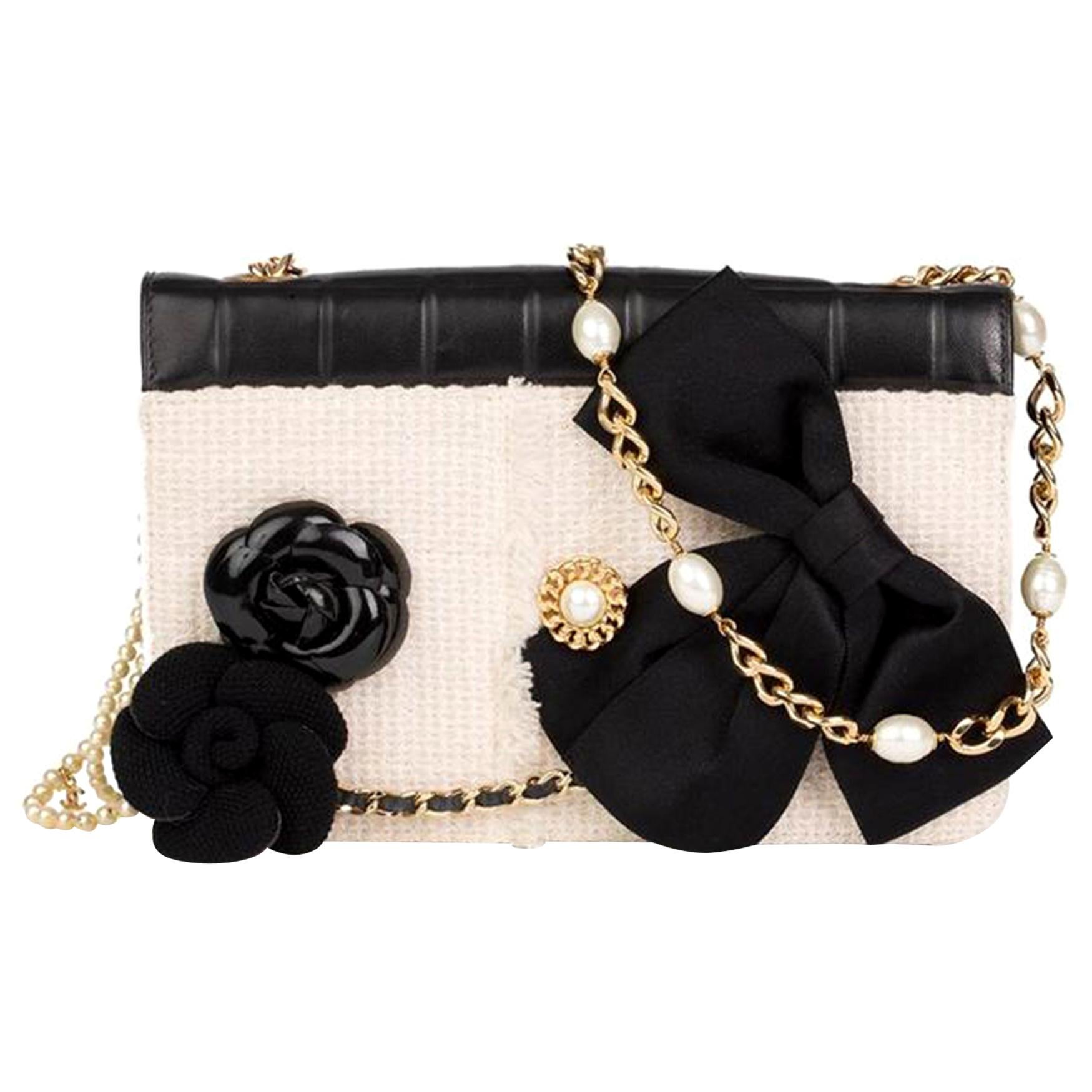 Chanel Bolso de hombro de piel de cordero con cadena de tweed blanco y negro perla Negro en venta