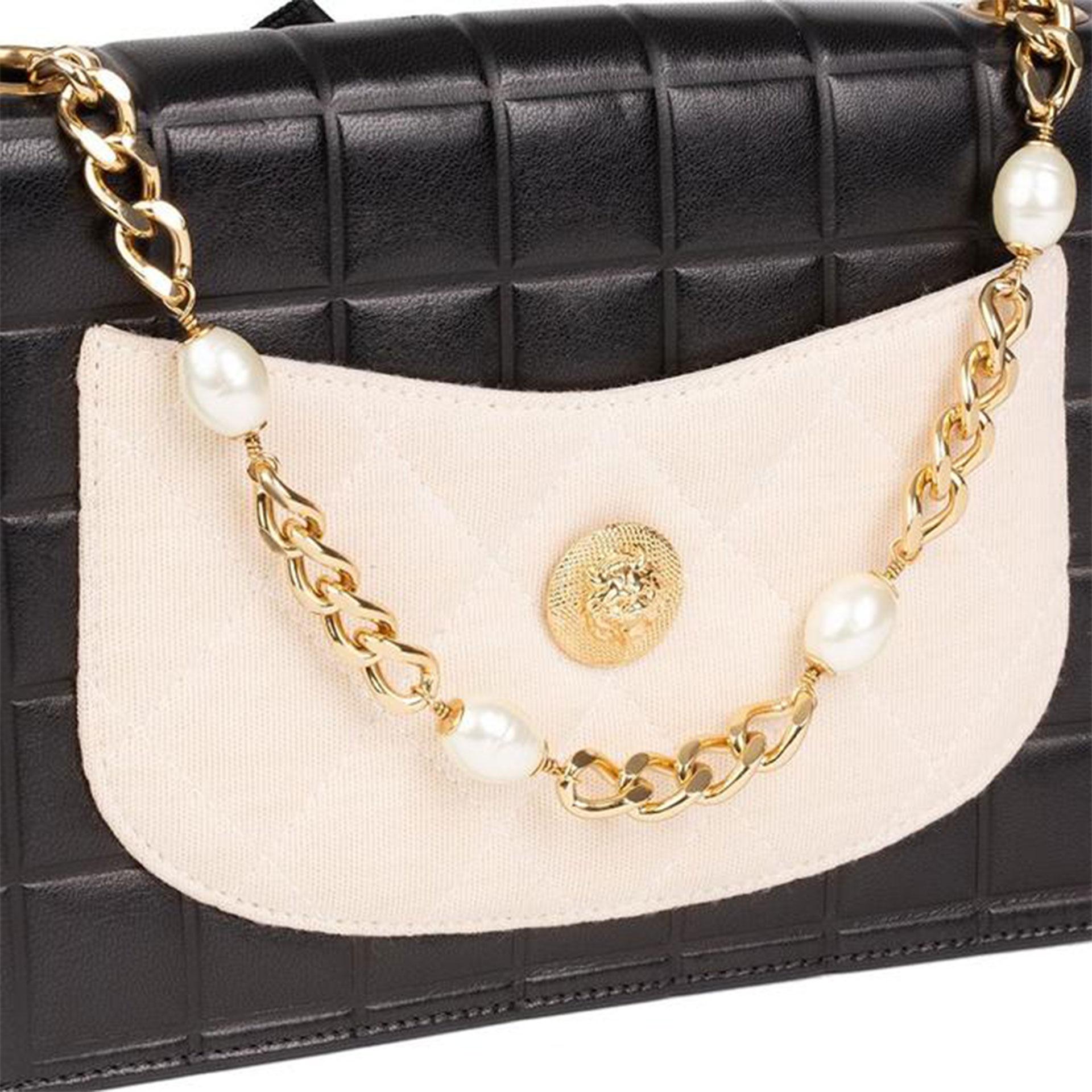 Femenino o masculino Chanel Bolso de hombro de piel de cordero con cadena de tweed blanco y negro perla en venta