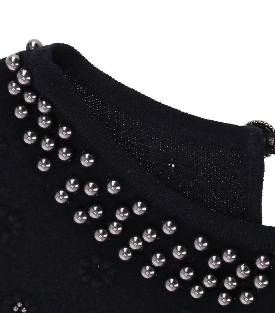 Robe Chanel en cachemire perlée et fleur de camélia Pour femmes en vente
