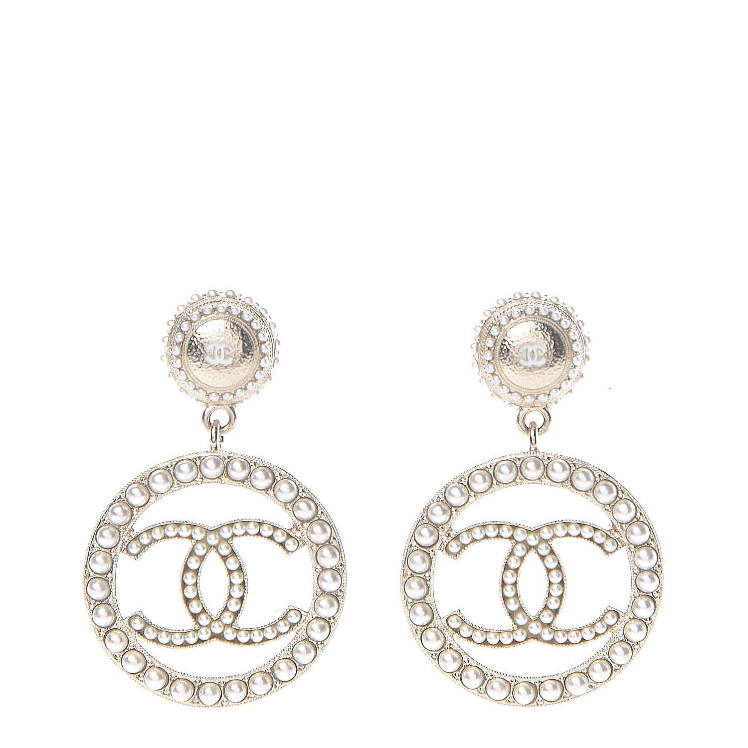 CHANEL Pearl CC Drop Earrings Gold Sold out in stores in boutiques  In Excellent Condition In Montreal, Quebec