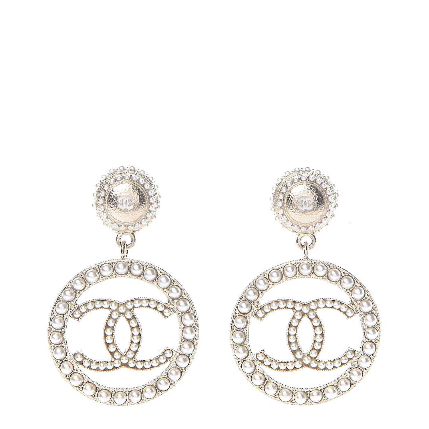 CHANEL Pearl CC Drop Earrings Gold Sold out in stores in boutiques In Excellent Condition In Montreal, Quebec