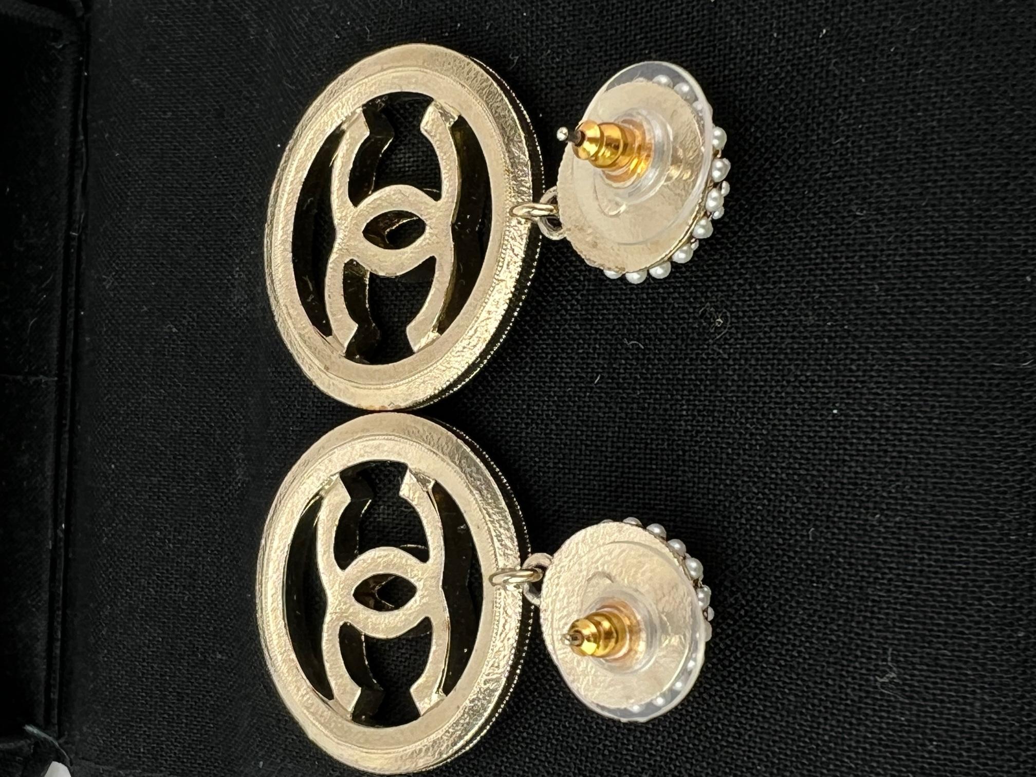CHANEL Pearl CC Drop Earrings in Gold  3