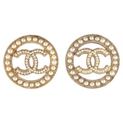 Chanel Perlen CC-Ohrringe