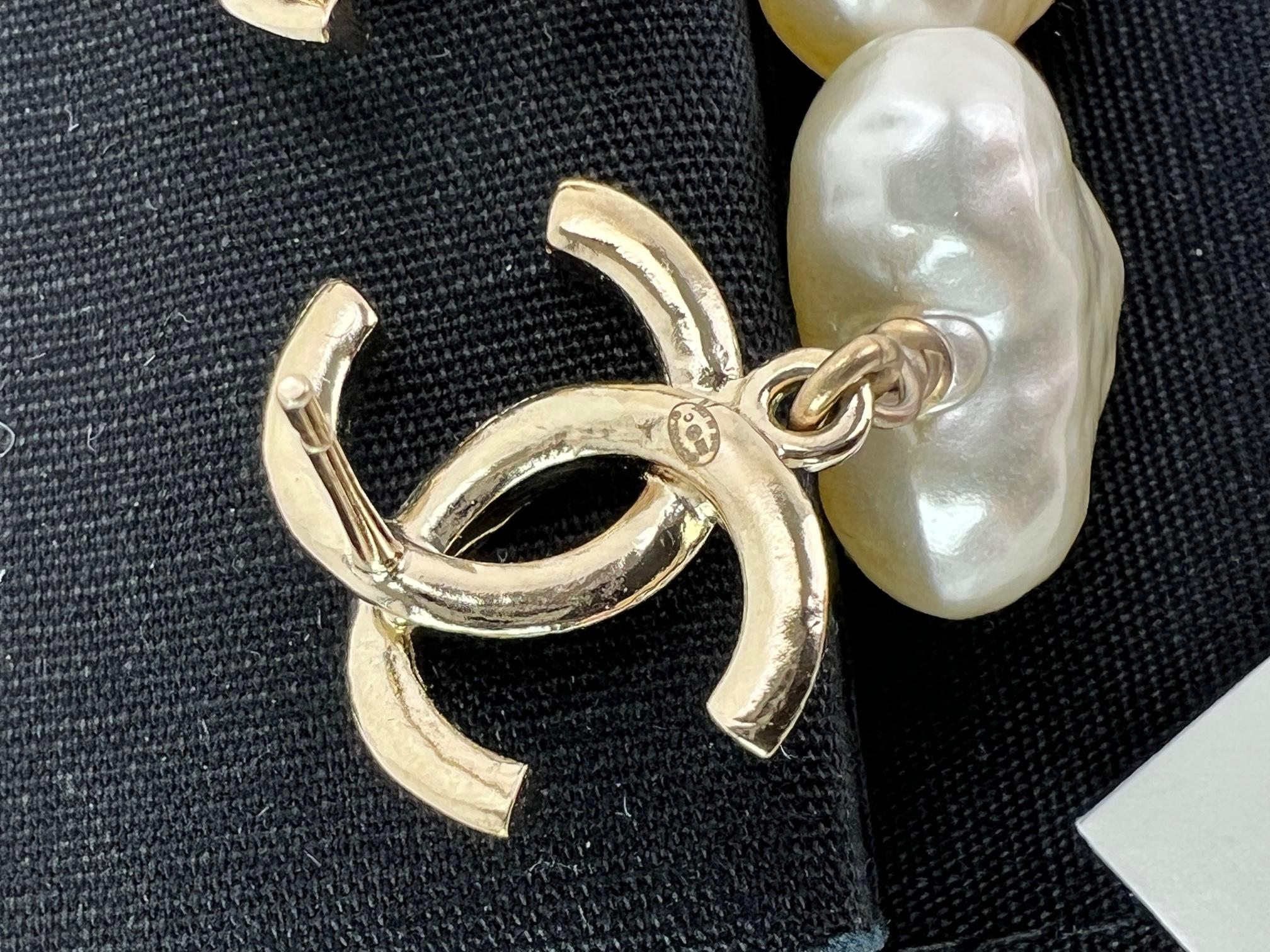 CHANEL Pearl CC Heart Drop Earrings in Gold 6