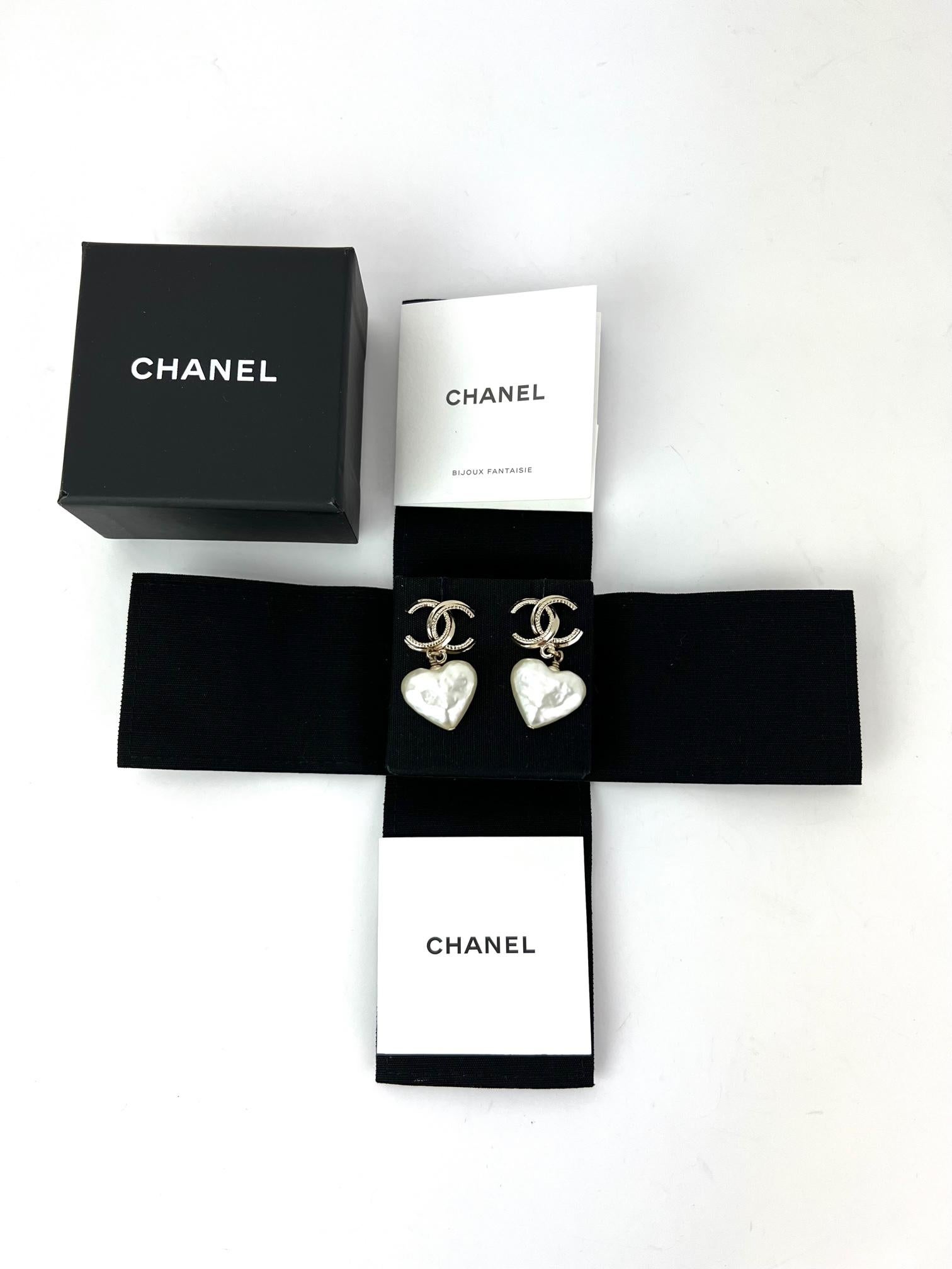 CHANEL Pearl CC Heart Drop Earrings in Gold In Excellent Condition In Freehold, NJ
