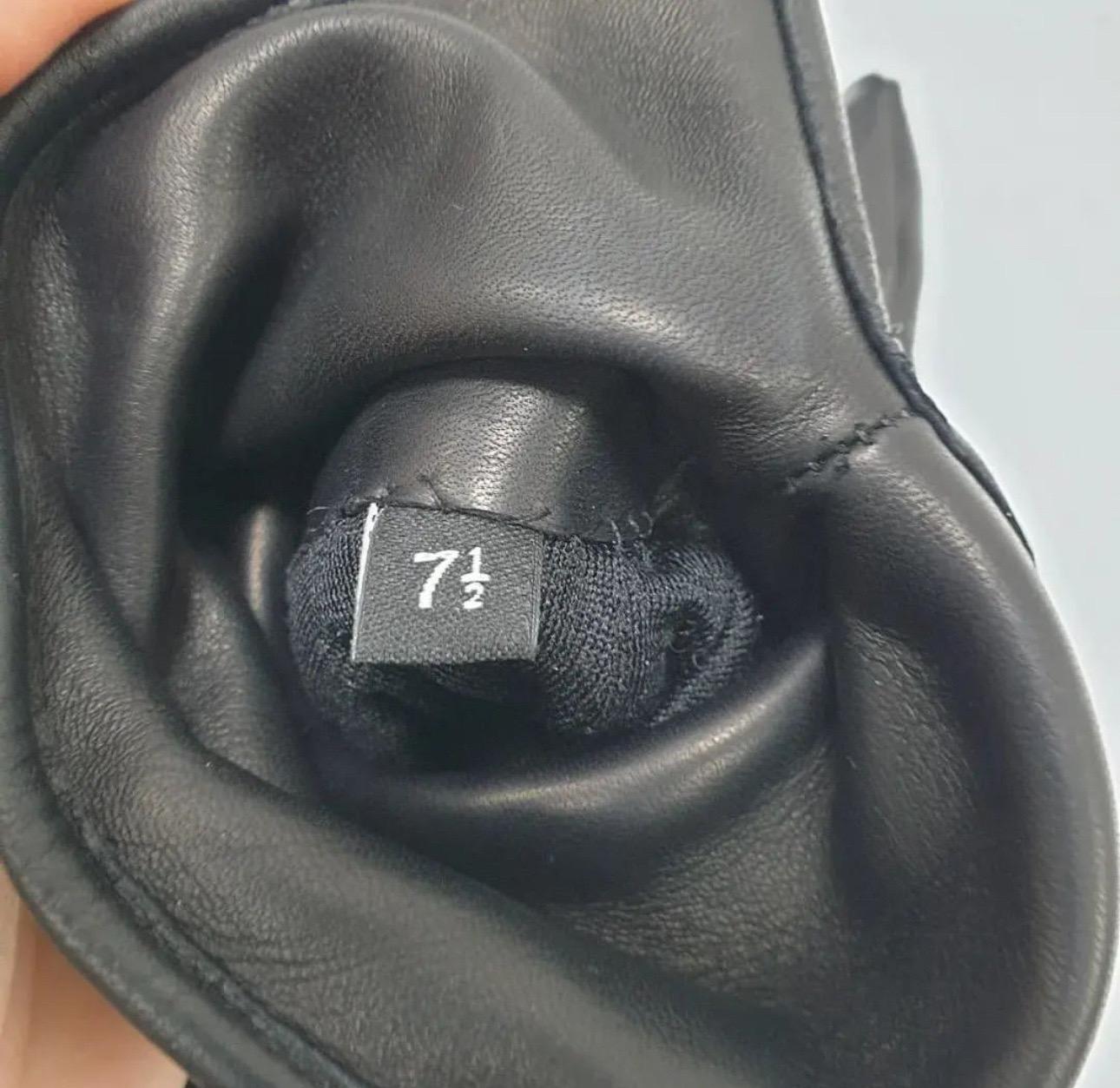 CHANEL Pearl CC Logo Black Leather Gloves 1