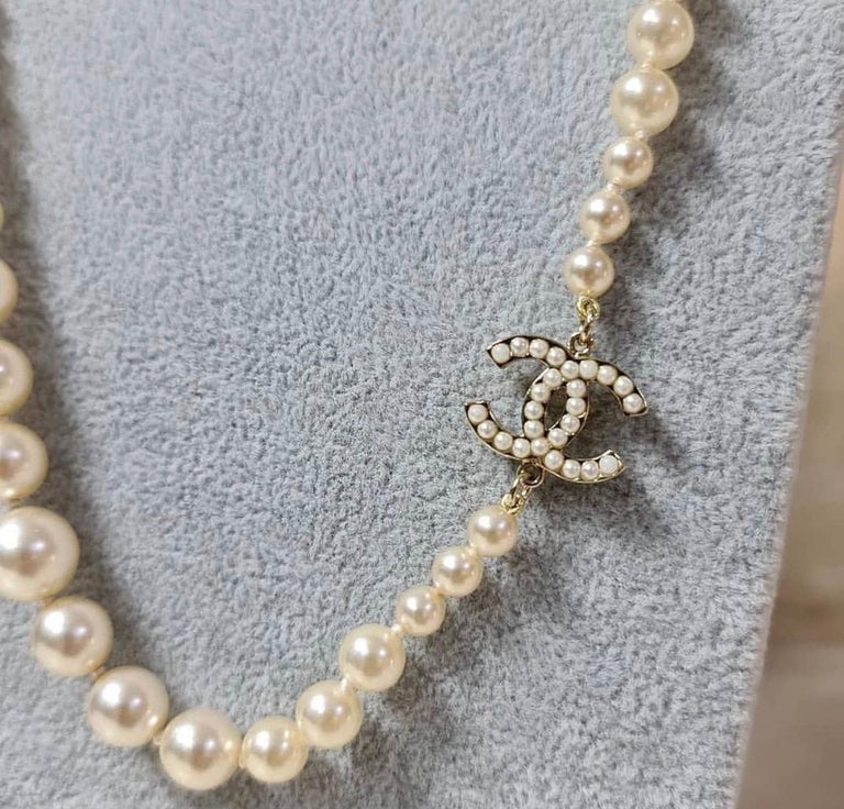 Women's Chanel Pearl CC Necklace