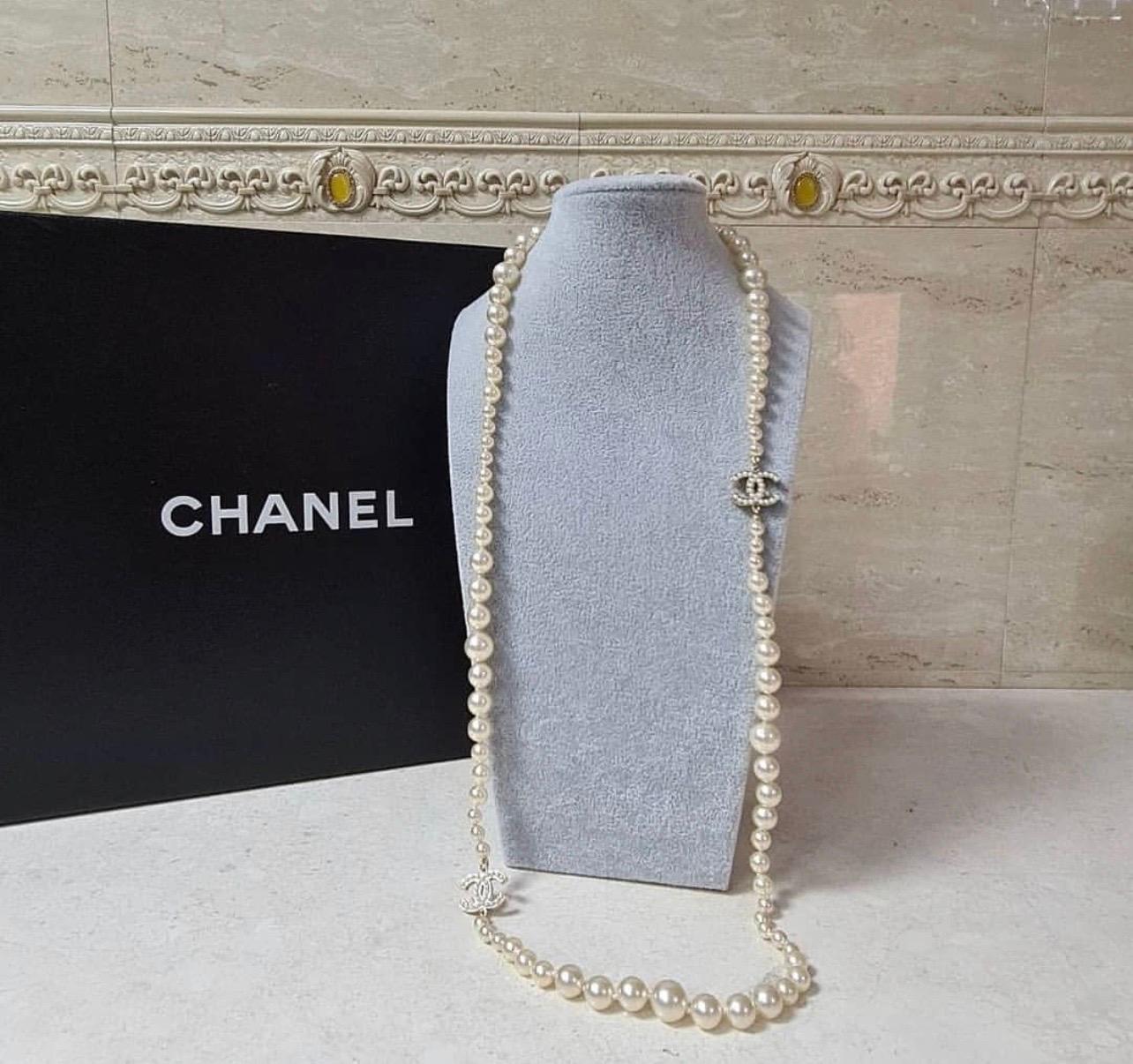 Chanel Pearl CC Necklace In Good Condition In Krakow, PL