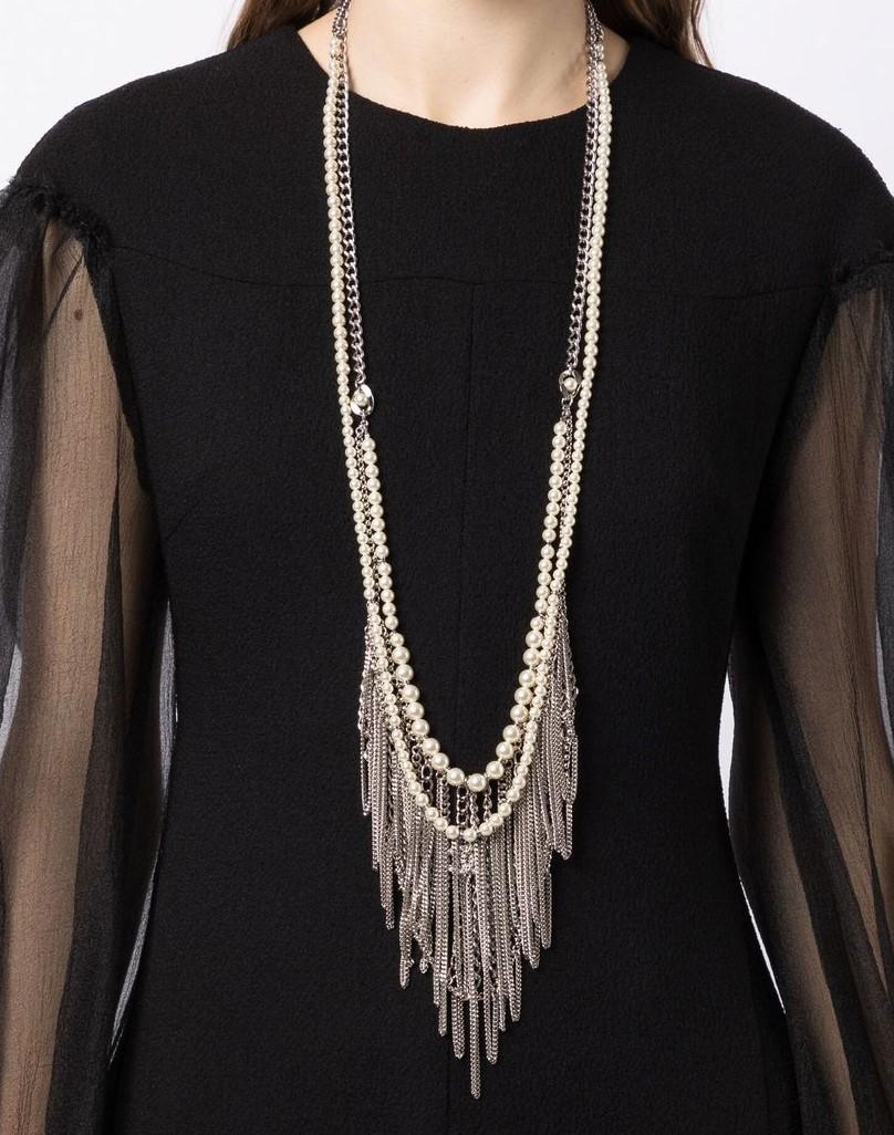 Chanel Perlenkette Halskette im Zustand „Neu“ im Angebot in London, GB