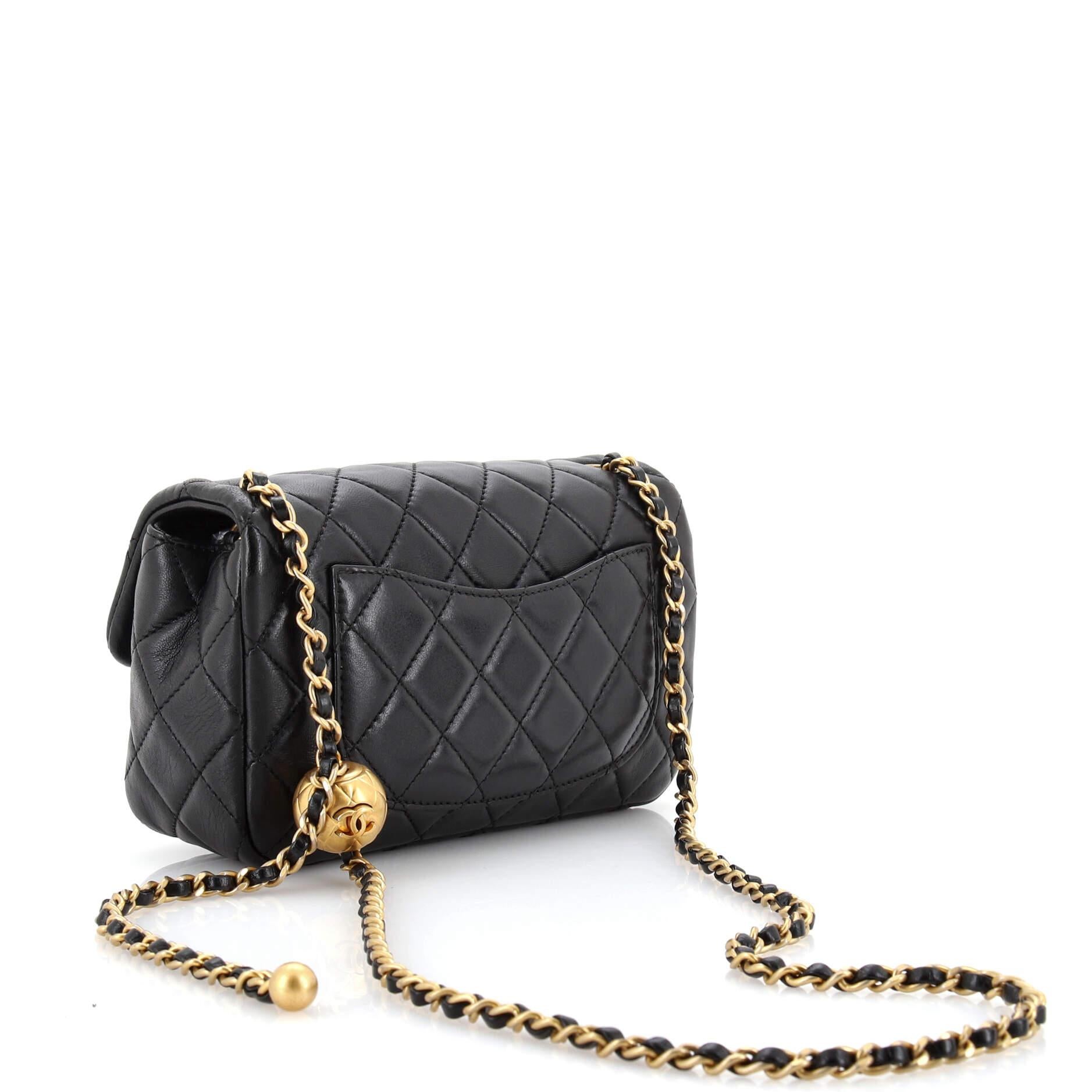 Chanel Pearl Crush Flap Borsa trapuntata in pelle di agnello Mini 2