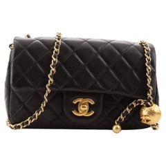 Sac à rabat Chanel Pearl Crush Mini en cuir d'agneau matelassé