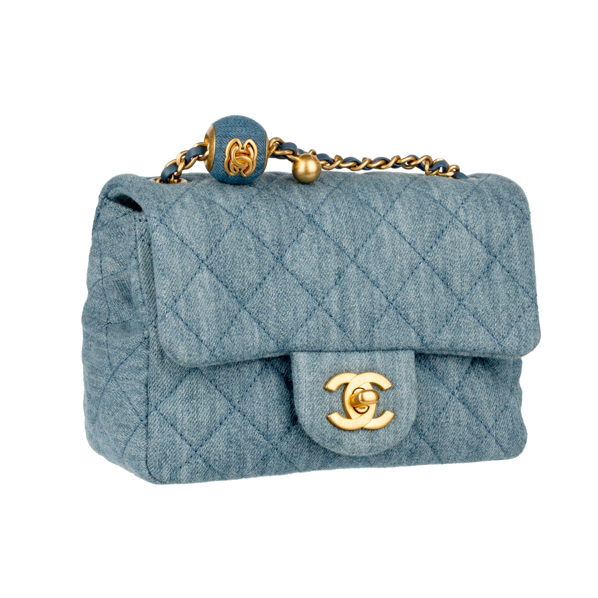 Chanel Pearl Crush Mini Bolso Cuadrado con Solapa Denim Herrajes Dorados en Nuevo Estado en DOUBLE BAY, NSW