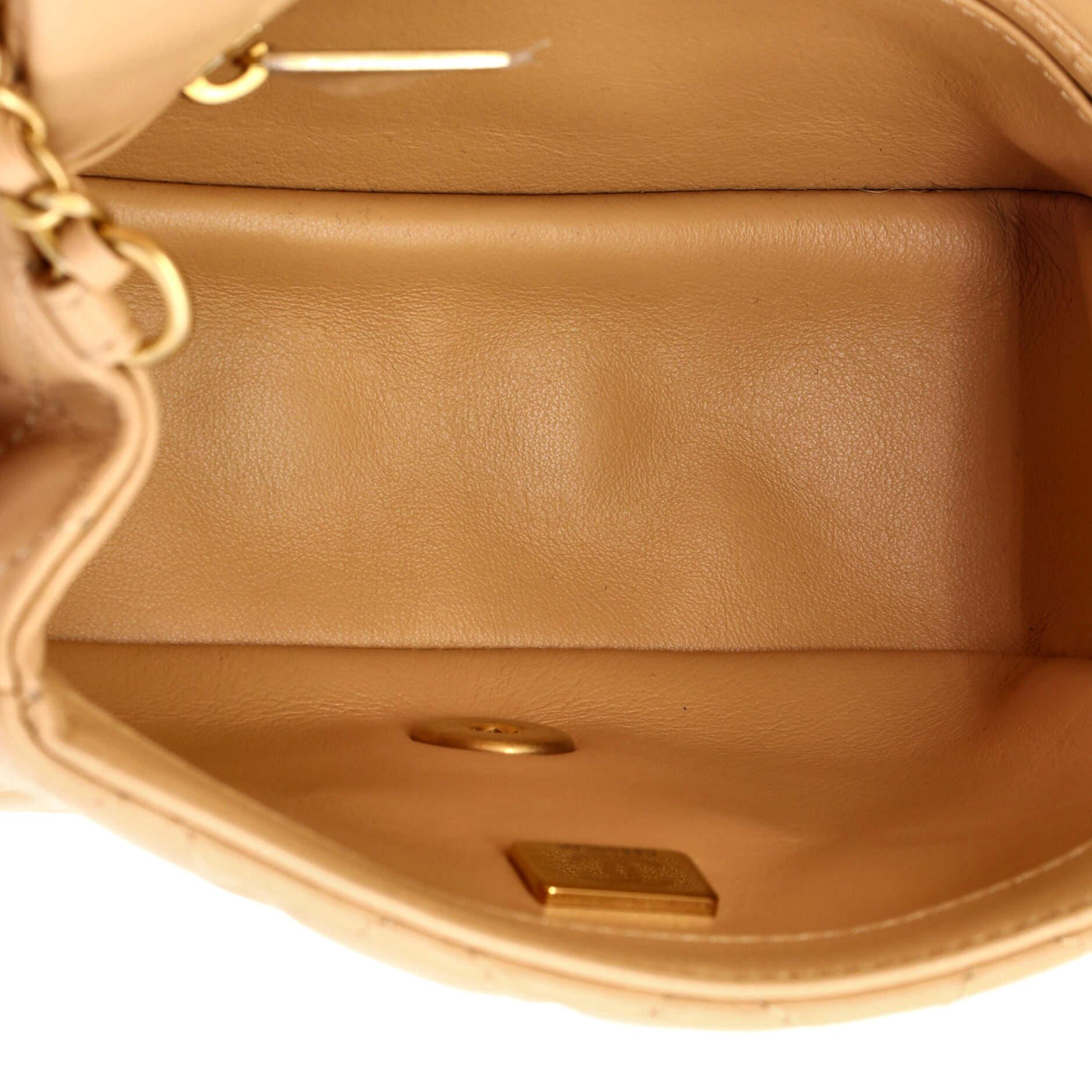 Chanel Pearl Crush Square Flap Borsa trapuntata in pelle di agnello Mini In condizioni buone a NY, NY