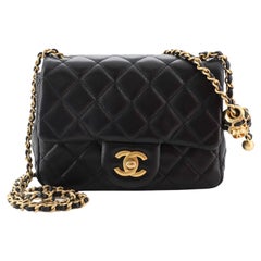 Sac à rabat carré Chanel Pearl Crush en cuir d'agneau matelassé Mini