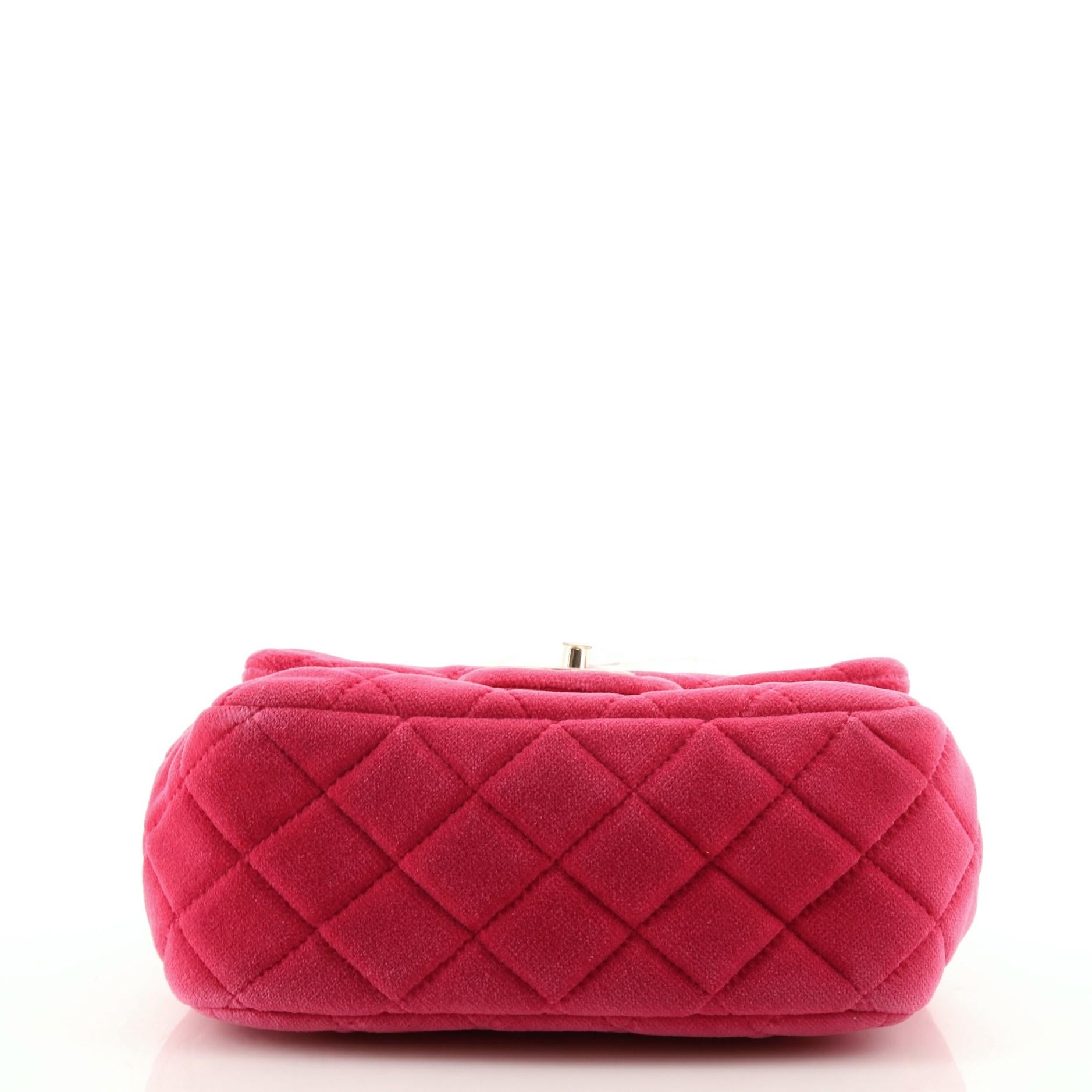 Chanel Perlen Crush Quadratische Klappe Tasche aus gestepptem Samt mit Kristalldetail Mini für Damen oder Herren