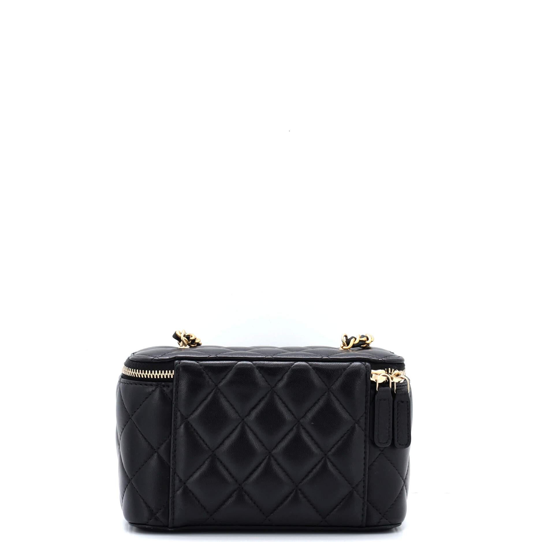 Chanel Pearl Crush Vanity Case with Chain Quilted Lambskin Small In Good Condition In NY, NY