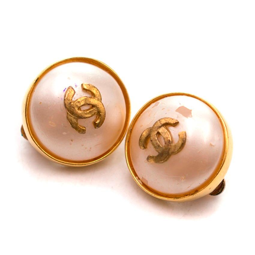 chanel.pearl.earrings