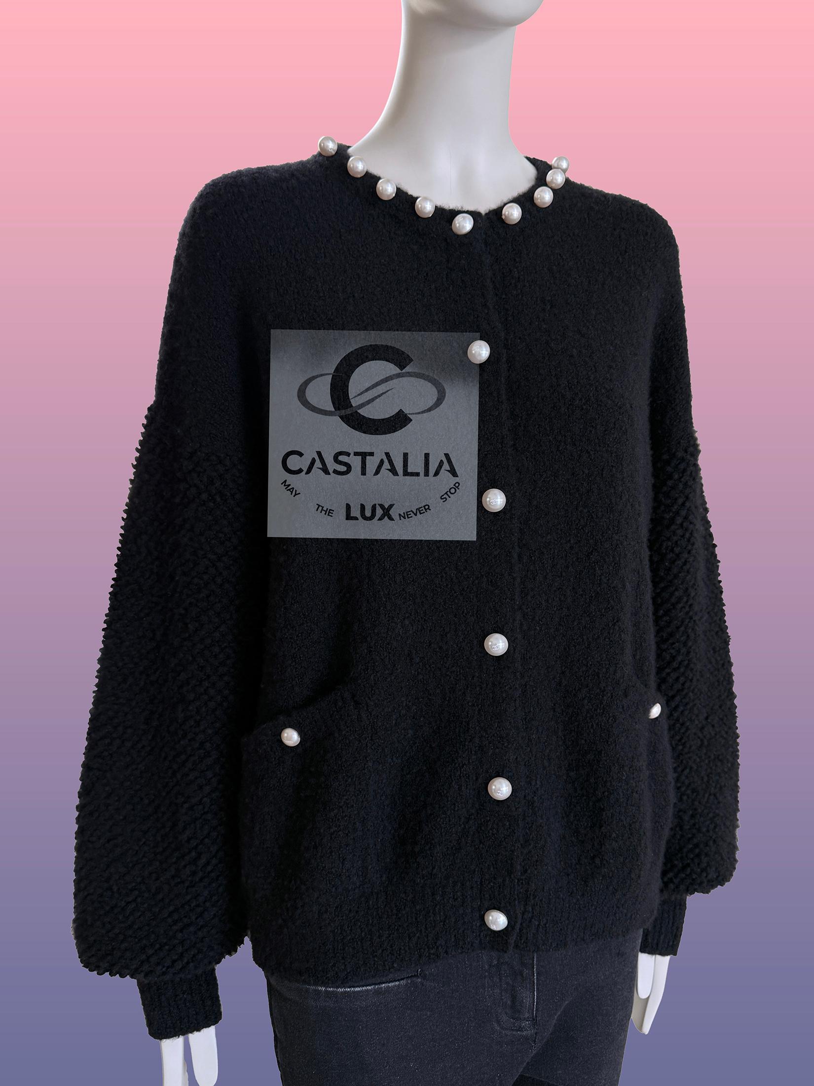 Chanel - Veste en cachemire baroque ornée de perles 40 FR en vente 6