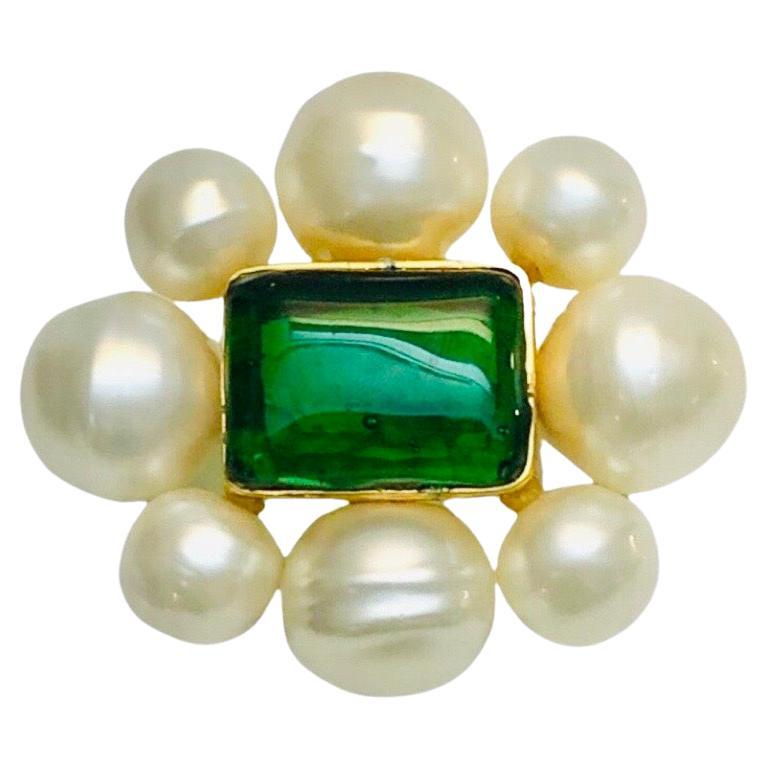 Chanel Pearl Green Gripoix Gold Toned Hardware Brooch For Sale