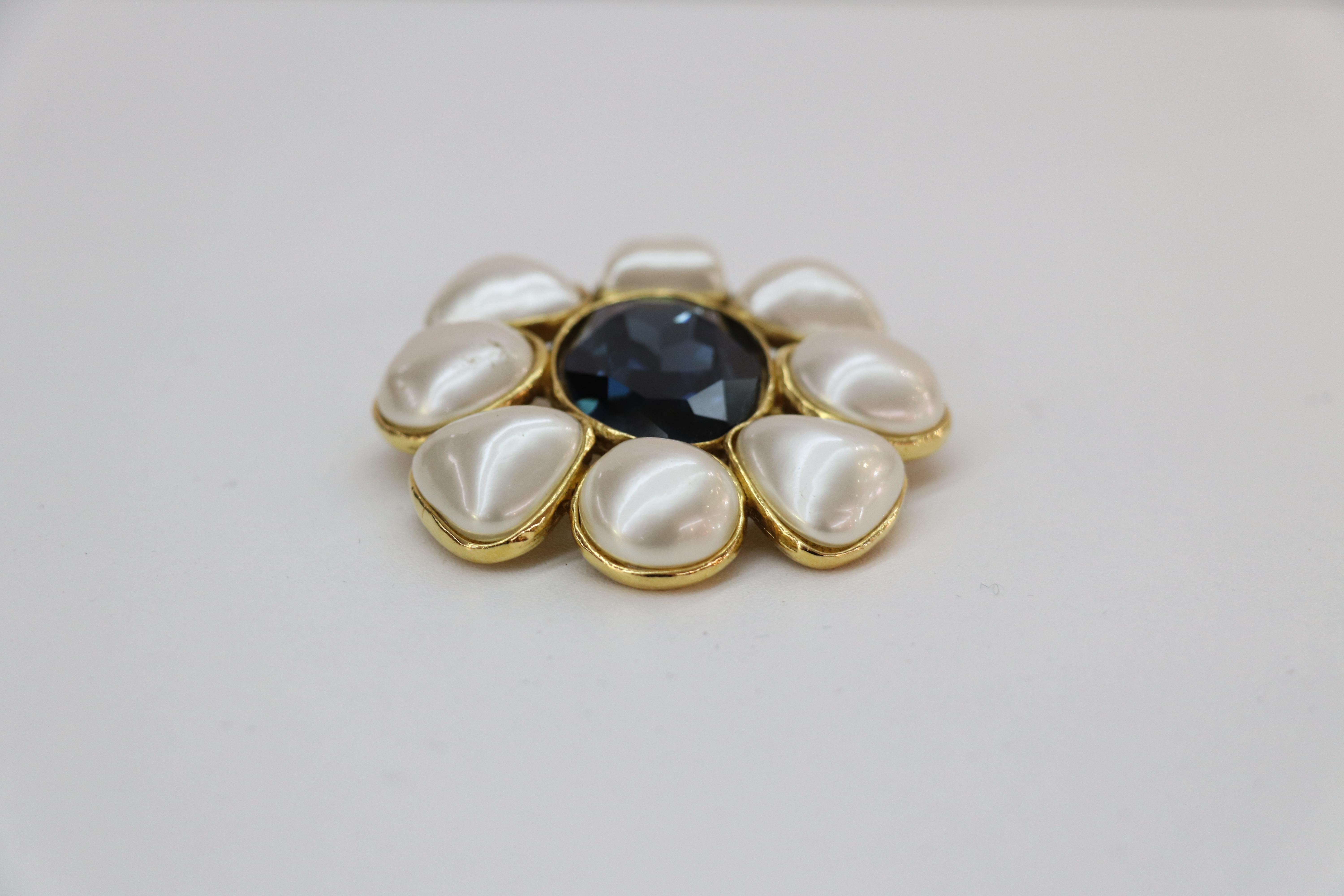 Aesthetic Movement Chanel Pearl Gripoix Flower Brooch Col 26 1980's