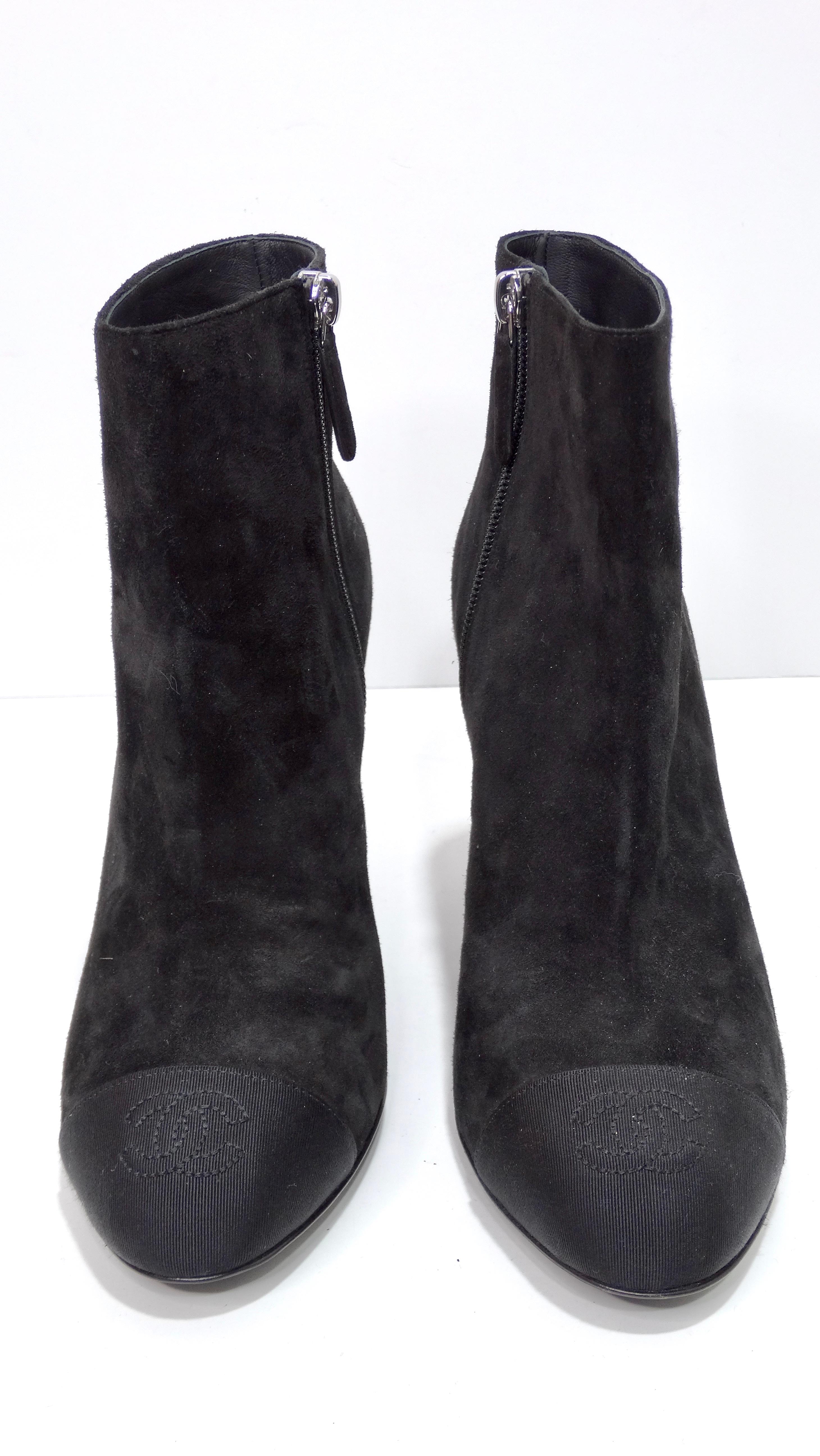 CHANEL Pearl Heel Logo Suede Boots Size 37.5 In Excellent Condition In Scottsdale, AZ