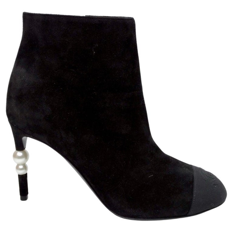 Chanel 25 Double C Giant Pearl Heel Long Boot White  Black Sheepskin 465412 main image 0