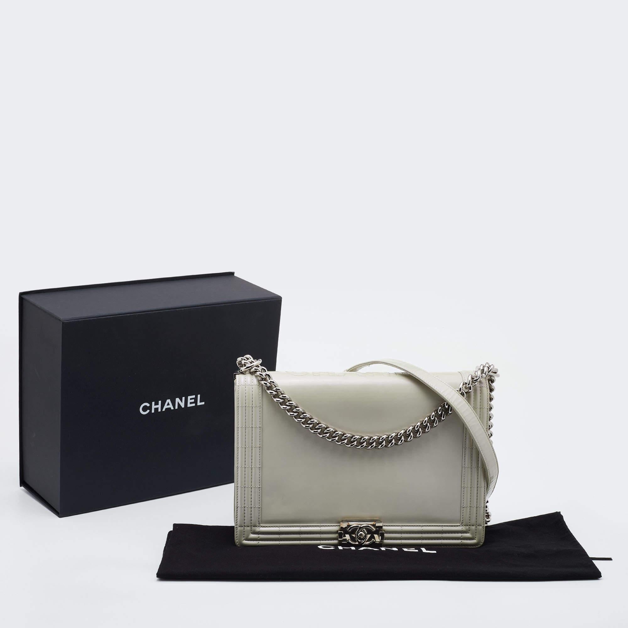 Chanel Pearl Iridescent Glazed Leather Large Reverso Boy Flap Bag 9