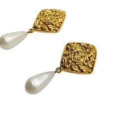 Chanel Perle Raute CC Tropfen Ohrringe 1980er
