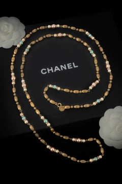 Chanel pearl necklace 1960s