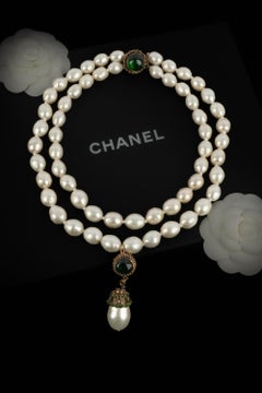 Chanel pearl necklace 1980s
