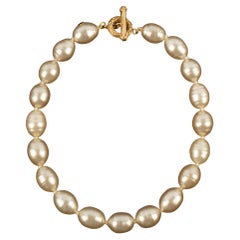 Chanel pearl necklace 1994