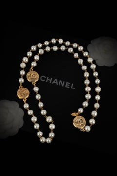 Chanel pearl necklace by Karl Lagerfeld 1980s