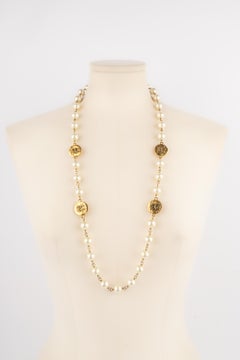 Chanel pearl necklace