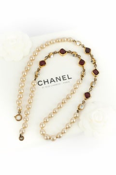 Chanel pearl necklace